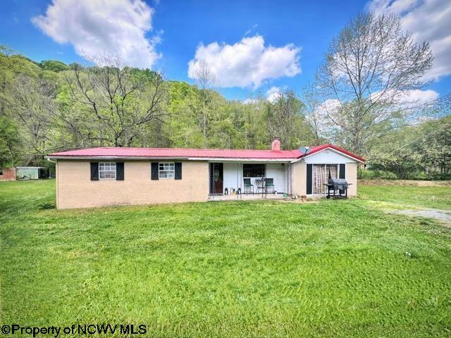 3303 WICKWIRE RD, GRAFTON, WV 26354, photo 1 of 23
